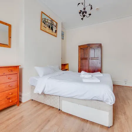 Pass The Keys 3 Bed Home Near Manchester Airport Holiday home Manchester
