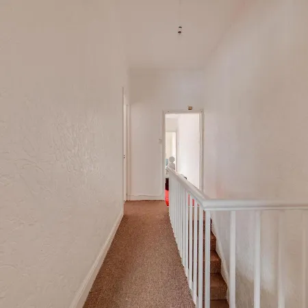 Pass The Keys 3 Bed Home Near Manchester Airport * Manchester