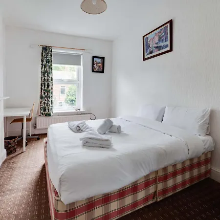 Pass The Keys 3 Bed Home Ideally Situated In Old Trafford Manutd * Manchester