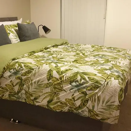 Апартаменты Lovely 2 Bedroom Apartment Near City Centre Манчестер