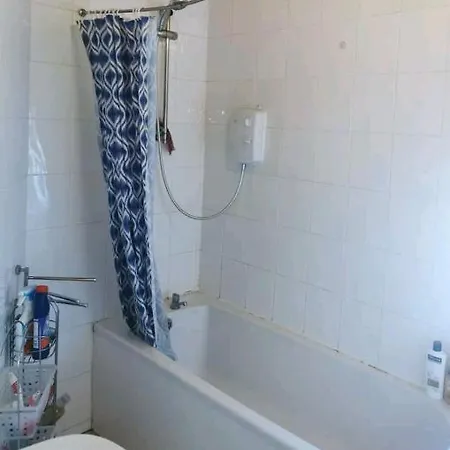 בית אירוח Shortstayshared House *