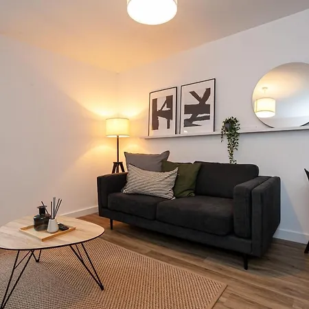 Stunning 1 Bedroom Apartment In Greater Manchester Apartment *