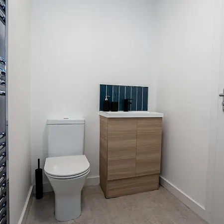 Stunning 1 Bedroom Apartment In Greater Manchester Apartment *