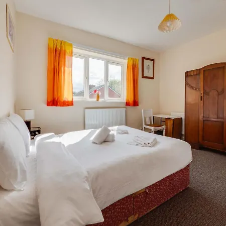 Holiday home Pass The Keys 3 Bed Home Ideally Situated In Old Trafford Manchester