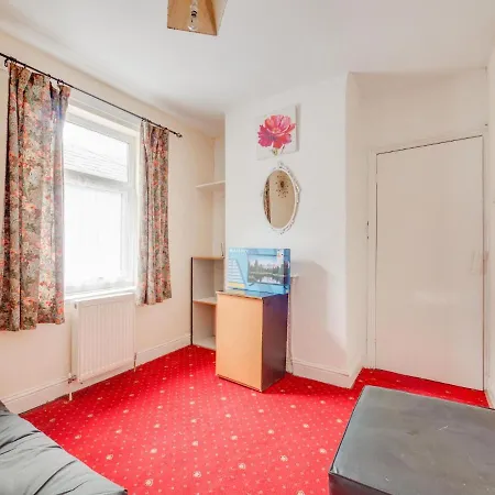 Holiday home Pass The Keys 3 Bed Home Near Manchester Airport Manchester