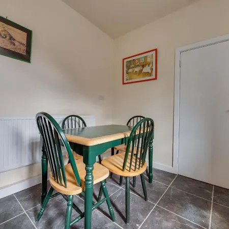 Pass The Keys 3 Bed Home Ideally Situated In Old Trafford Holiday home Manchester