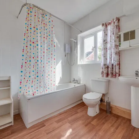 Holiday home Pass The Keys 3 Bed Home Ideally Situated In Old Trafford Manchester