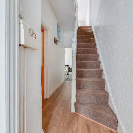 Pass The Keys 3 Bed Home Near Manchester Airport Manchester