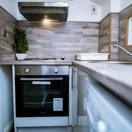 City-centre With Dedicated Workspace, Sleeps 4 * Μάντσεστερ
