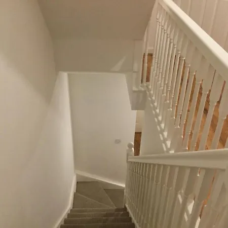 Апартаменты Quiet Residential Area Within Easy Reach Of Town *