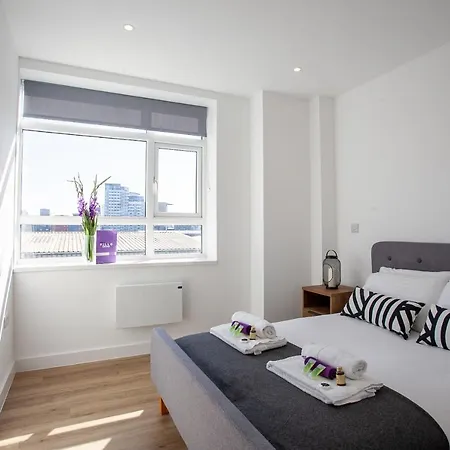 Luxury, Stylish Two Bed In The Heart Of By Pillo