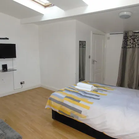 Lovely 5-Bed House In Manchester * Μάντσεστερ