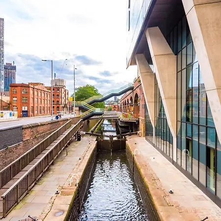 Hilltop Serviced - Deansgate Apartment Manchester