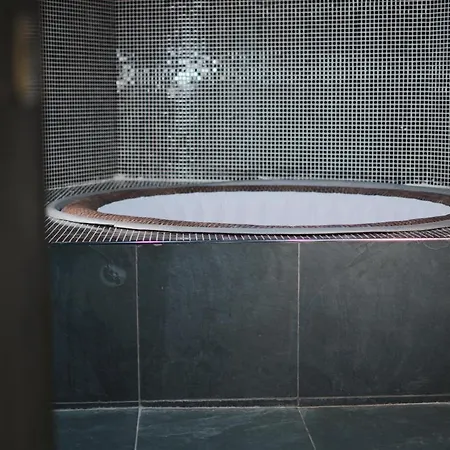 Apartment Casa Jungle Slps 20 Mcr Centre Hot Tub, Bar And Cinema Leisure *