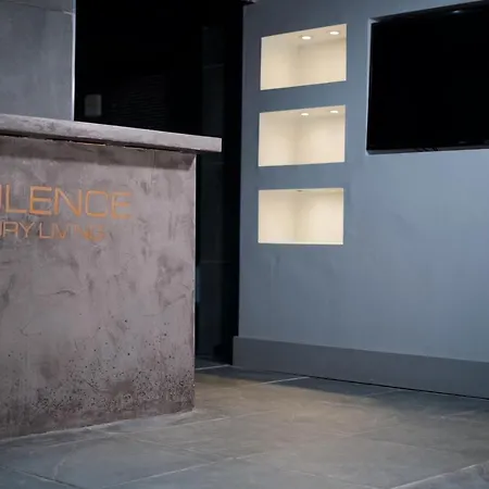 Casa Jungle Slps 20 Mcr Centre Hot Tub, Bar And Cinema Leisure Manchester