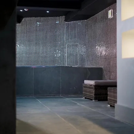 Casa Jungle Slps 20 Mcr Centre Hot Tub, Bar And Cinema Leisure