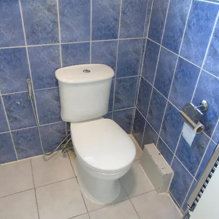 Lovely 5-Bed House In Manchester