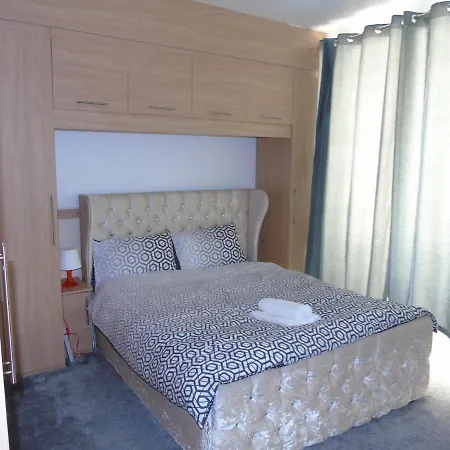 Lovely 5-Bed House In Manchester Σπίτι διακοπών *