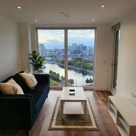 Brand New Luxury 2-Bed Flat With Stunning Views
