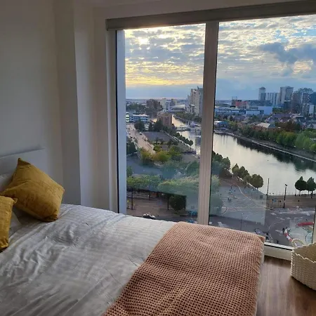 Brand New Luxury 2-Bed Flat With Stunning Views Apartment Manchester