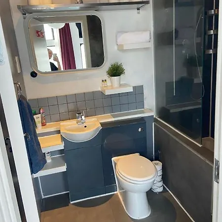 Apartmán Amazing 2 Bedroom City Centre Apartment. *
