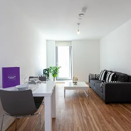 Luxury One Bed Apartment In The Media City With Access To Cinema Room & Gym * Манчестер