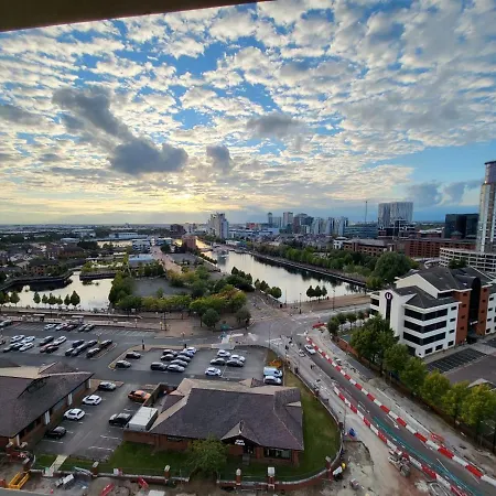 Apartment Brand New Luxury 2-Bed Flat With Stunning Views