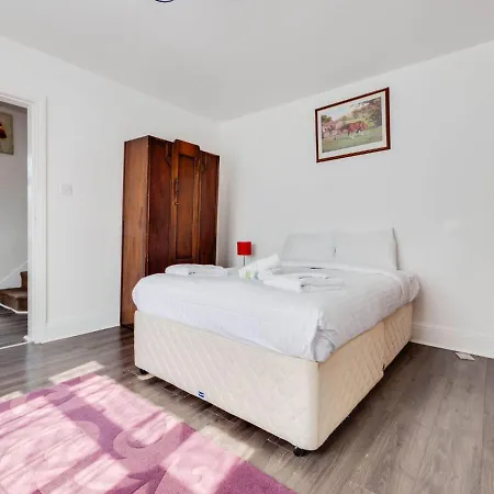Pass The Keys 3 Bed House, Close To Sale Waterpark