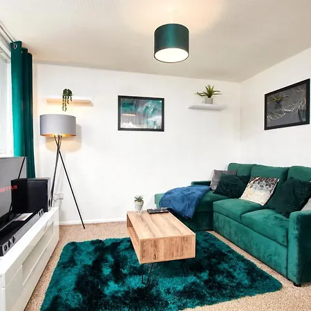 The Stunning Emerald House Of Manchester - Garden Manchester