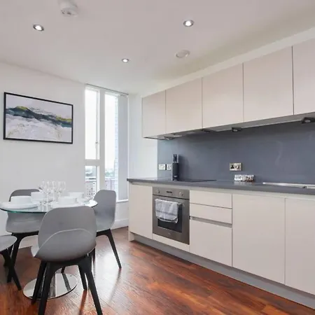 Apartment Lovely - Private Parking - Stadium Views
