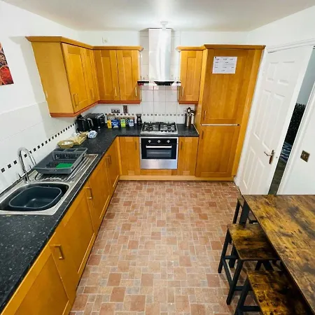 Watan Cottage * Manchester
