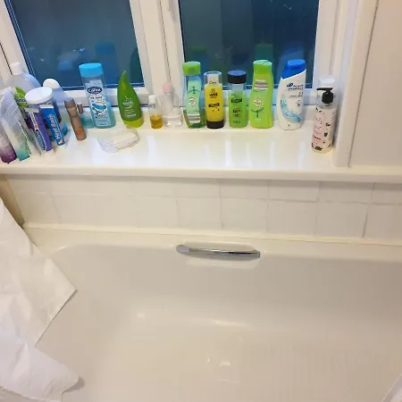 Splendid 4bedrooms Shared Homestay Manchester