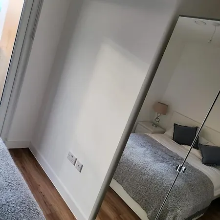 Brand New Luxury 2-Bed Flat With Stunning Views *