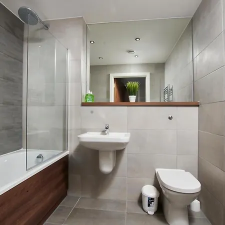 Lovely Central Abode - Amazing Views - Parking Lejlighed