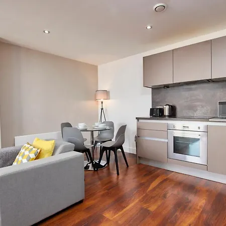 Lovely Central Abode - Amazing Views - Parking