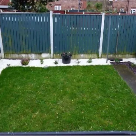 Semi Detached House/Villa In Central Manchester Holiday home *