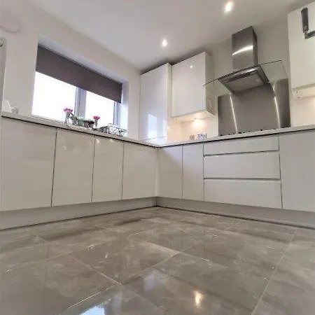 Stylish With Private Bathroom - Close To Cc Manchester