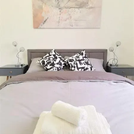 Stylish With Private Bathroom - Close To Cc * Manchester