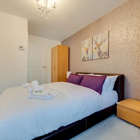 Pass The Keys Cheerful 2 Bed With Garage & Garden Close To City Feriehus