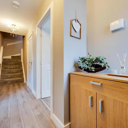 Pass The Keys Cheerful 2 Bed With Garage & Garden Close To City Feriehus *