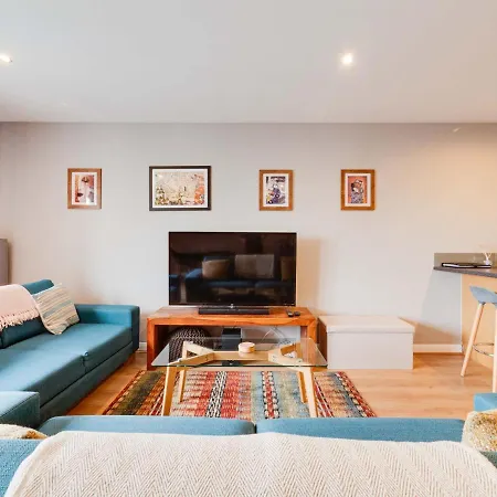 Pass The Keys Comfortable 2 Bed Apartment Central Manchester