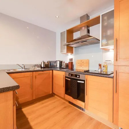 Pass The Keys Comfortable 2 Bed Apartment Central Manchester Manchester