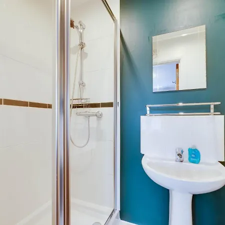 Pass The Keys Comfortable 2 Bed Apartment Central Manchester