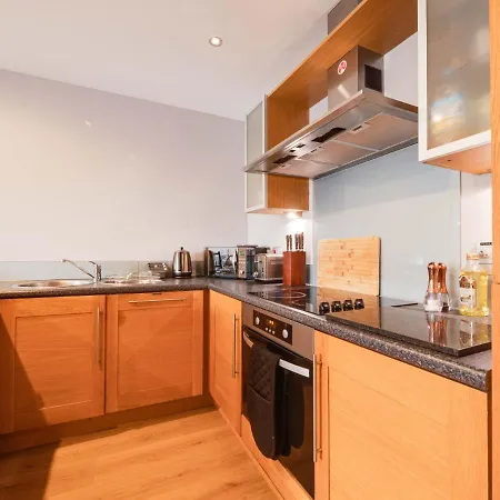 Pass The Keys Comfortable 2 Bed Apartment Central Manchester Manchester