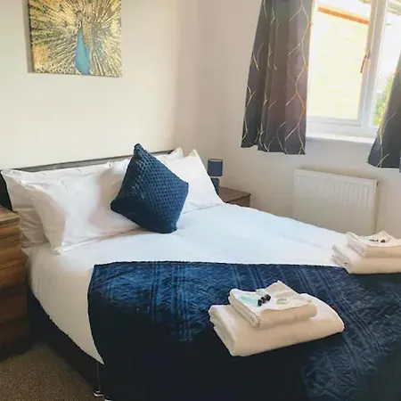 Spacious Double Near Salford Quays * Манчестер