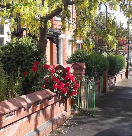 Bird Song Old Trafford Сasa de vacaciones *