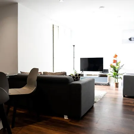 Onpoint - Spacious 2 Bedroom Apt - City Centre With Balcony Apartment Manchester