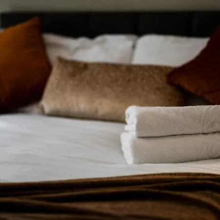 Onpoint - Spacious 2 Bedroom Apt - City Centre With Balcony Apartamento *