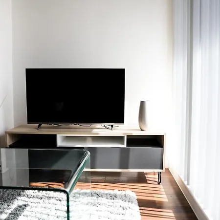 Onpoint - Spacious 2 Bedroom Apt - City Centre With Balcony Manchester