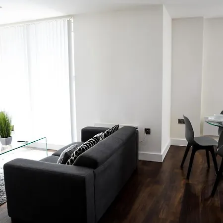 Onpoint - Spacious 2 Bedroom Apt - City Centre With Balcony Apartment Manchester